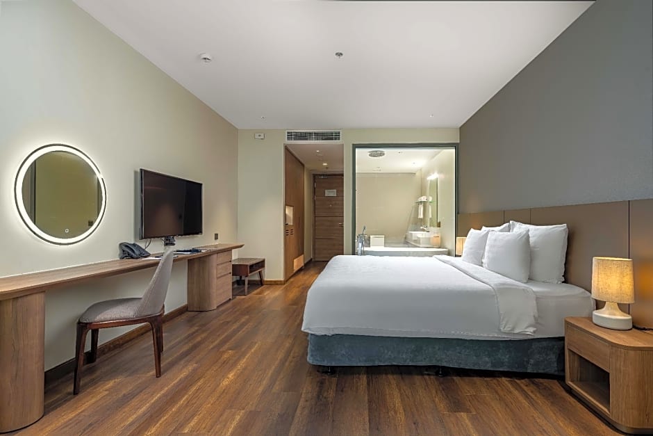 Flamingo Cat Ba Beach Resort