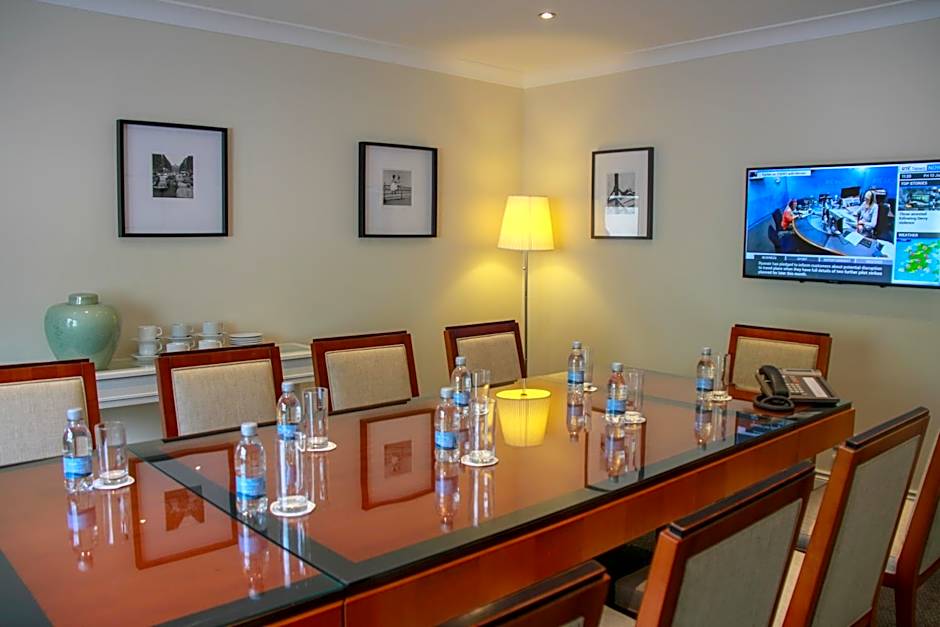 Walter Raleigh Hotel