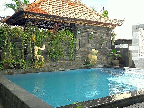 S 8 Suardana Hotel
