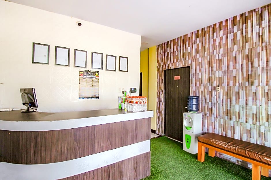 SPOT ON 90259 Apollo Inn