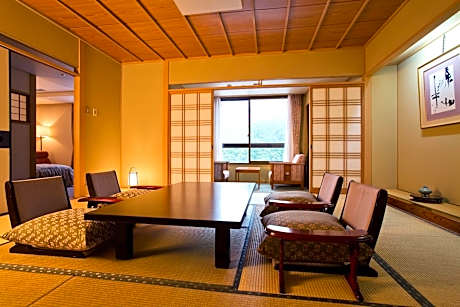 Deluxe Family Suite