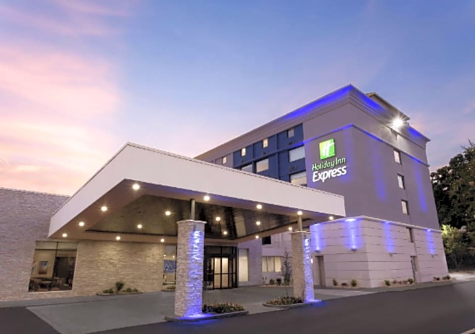 Holiday Inn Express Atlanta Airport - North by IHG