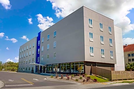 Sleep Inn & Suites