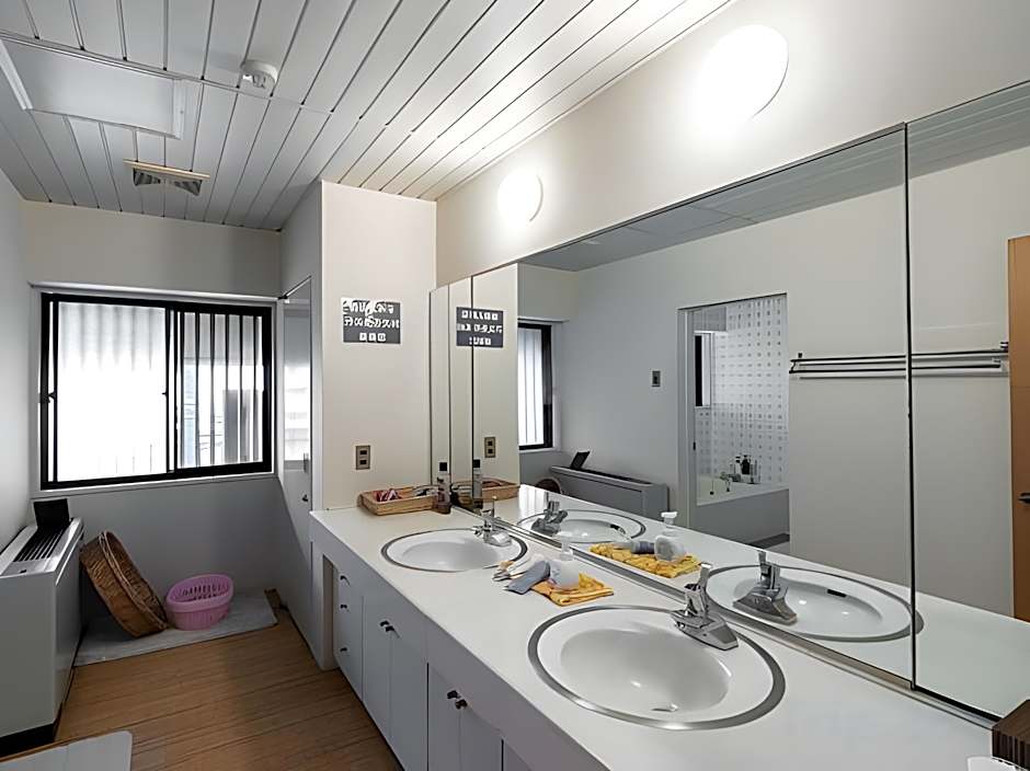 Kansai Airport Hotel Pine Villa