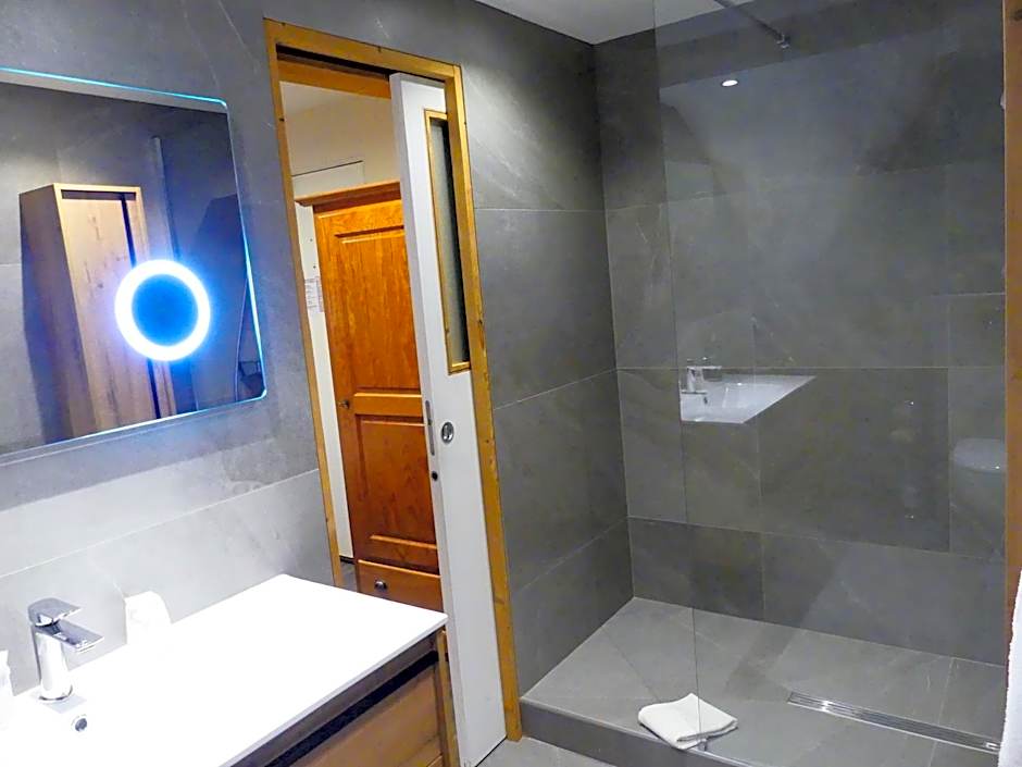 Logis Hotel Des Bains