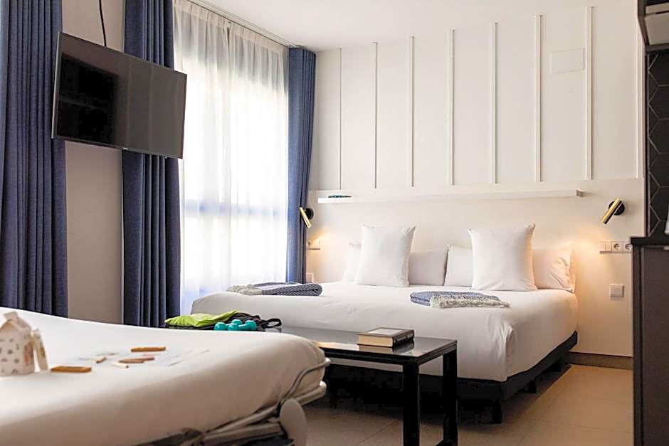 Ramirez Flats Valencia