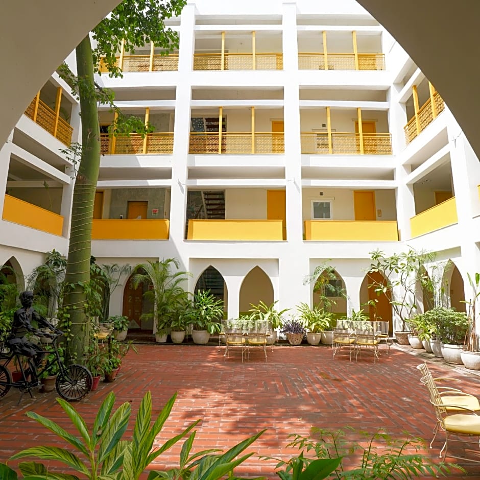 bloom Boutique I Signature Towers