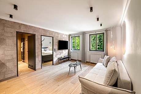 Waterfall-View Deluxe Suite