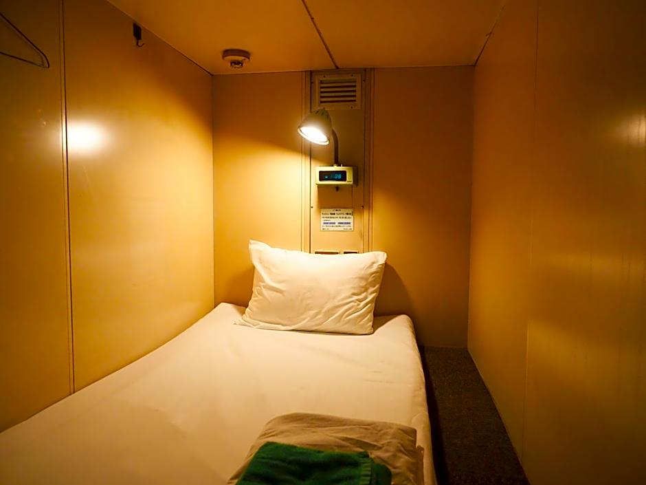 Capsule Hotel Block Room