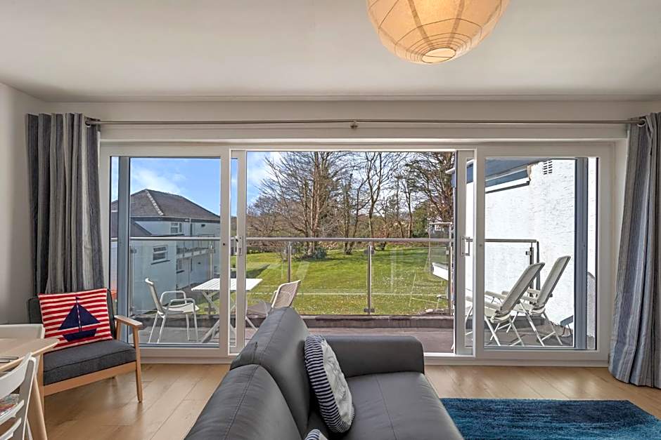 Coedrath Park 20 - Modern Apartment, Close to the Beach