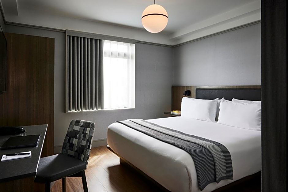 The Melrose Hotel
