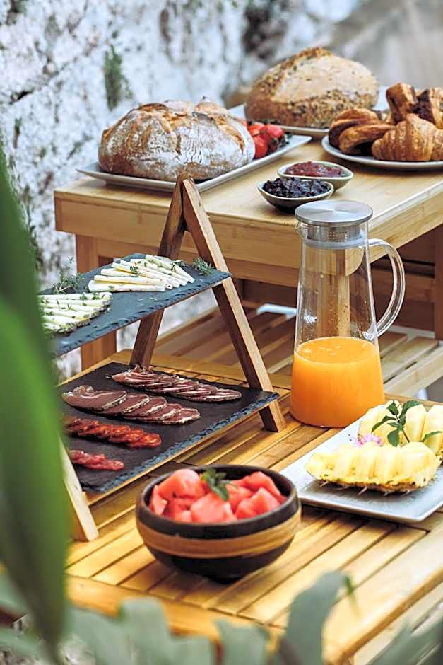 Hotel Poeta Jorge Manrique