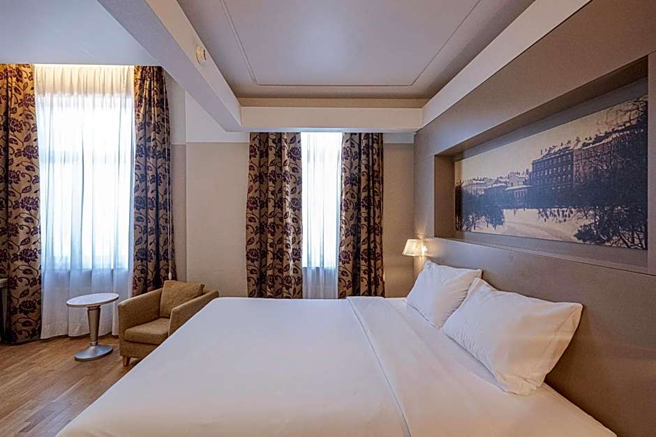 Opera Hotel