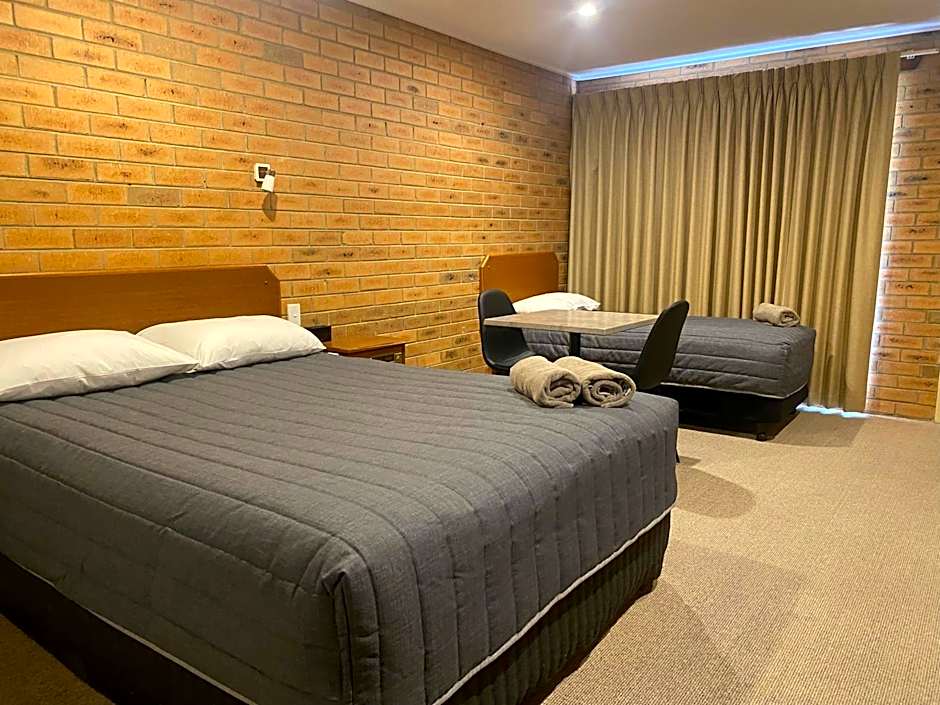 Quays Motel San Remo