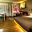 Moxy by Marriott Phoenix Tempe/ASU Area