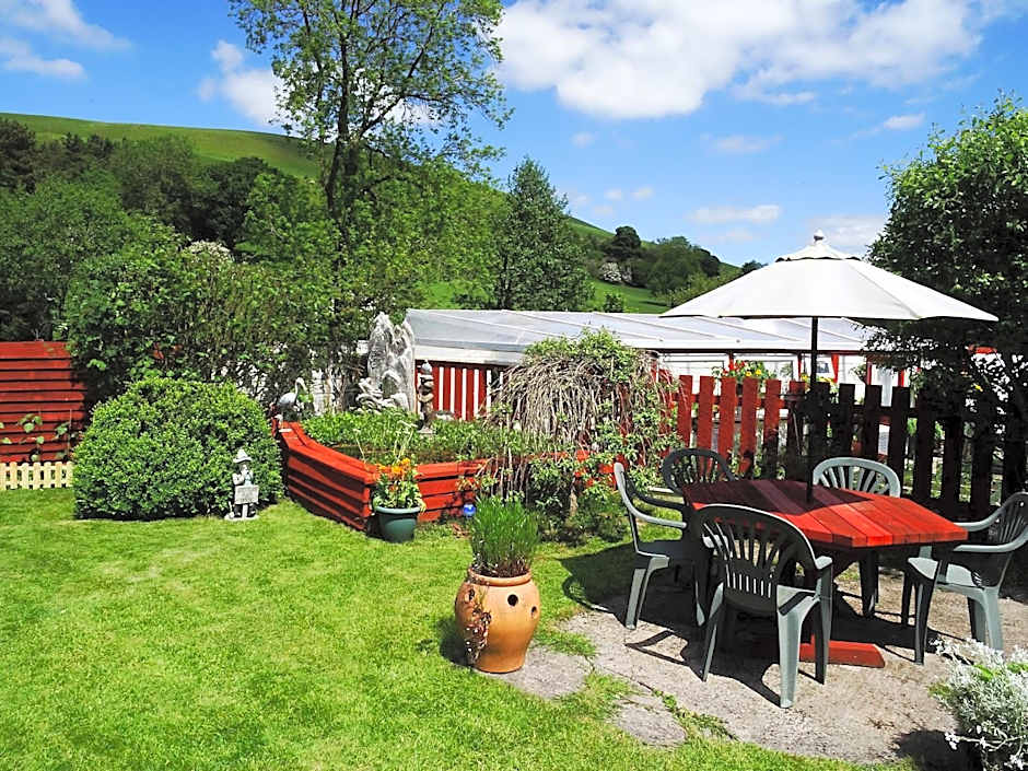 Llew Coch B&B formerly The Red Lion inn