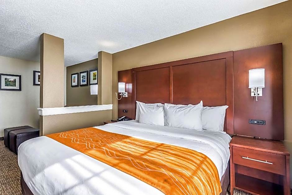 Comfort Inn & Suites Dayton North