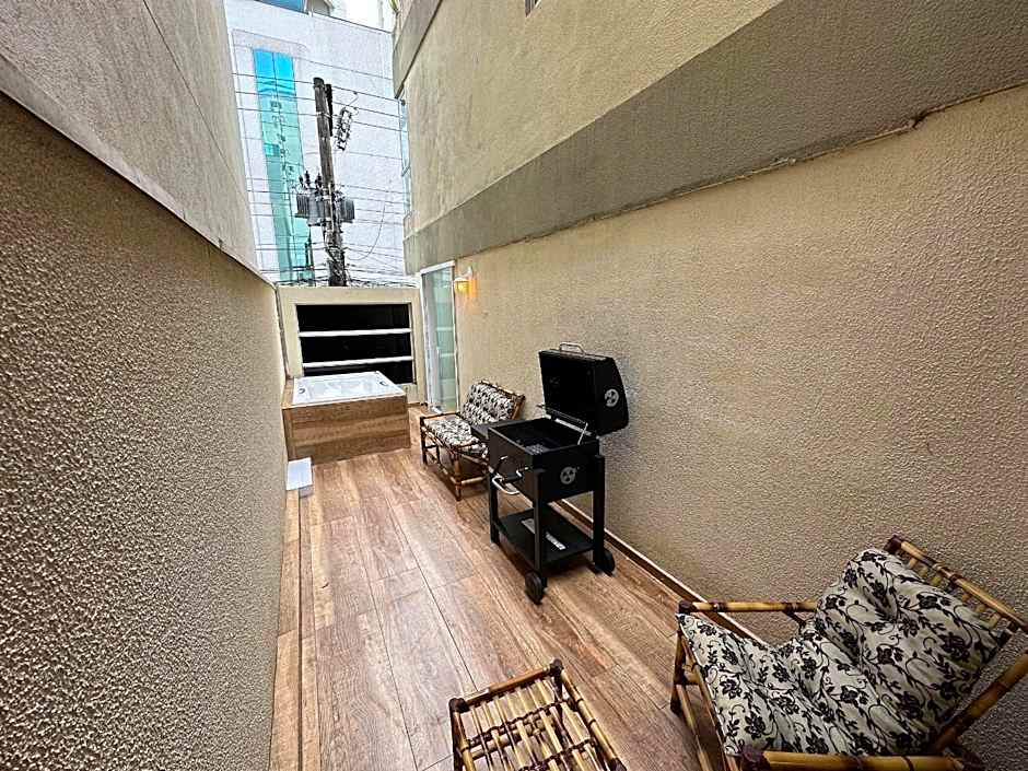 LA02- 2 Suítes +1Quarto | Jacuzzi | Churrasqueira