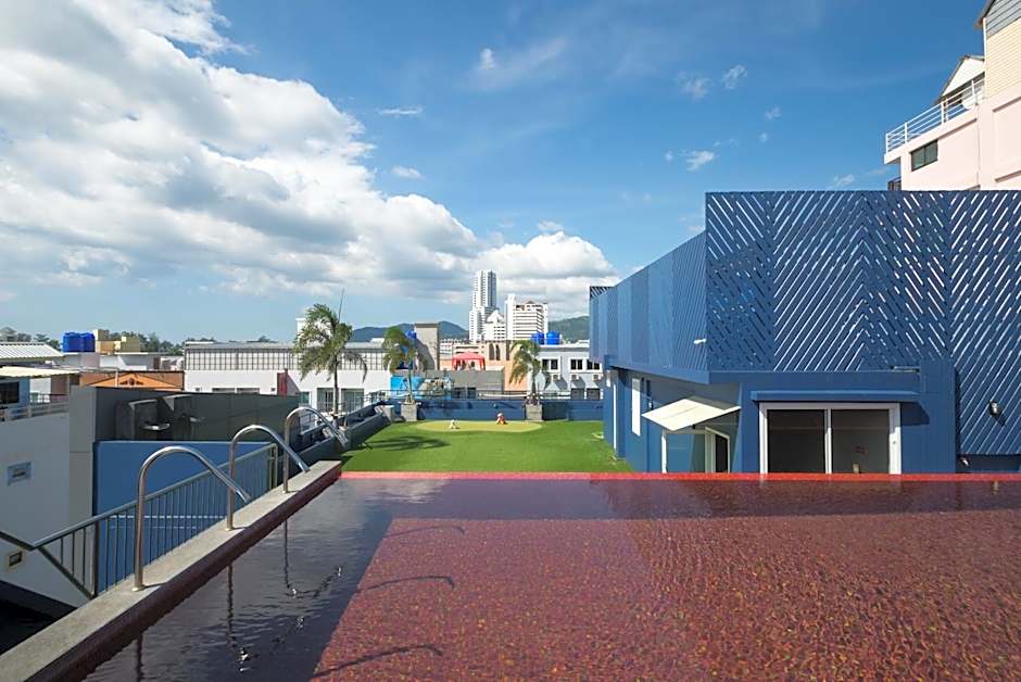 Alfresco Phuket Hotel