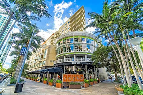 Spacious 2BD 2BTH at Midblock