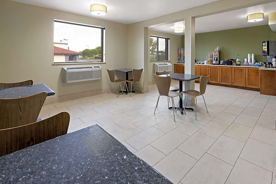 Super 8 by Wyndham Richmond Midlothian Turnpike