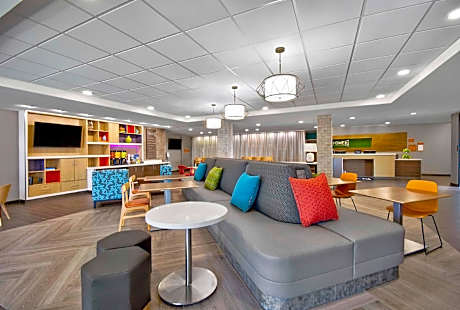 1King Accessible Roll In Shower Studio Suite