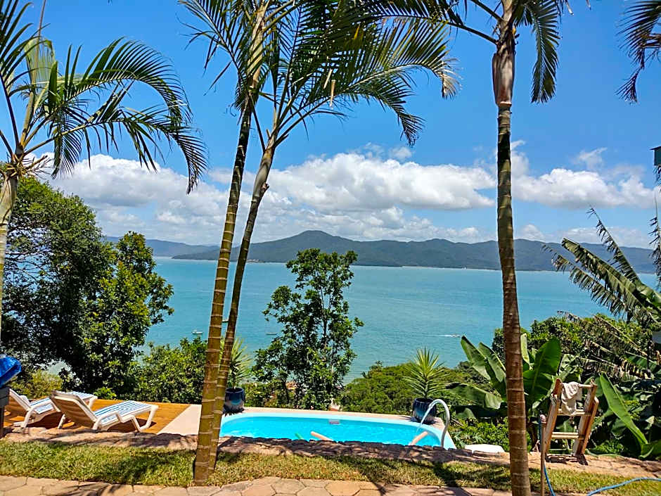 Suite com piscina e jacuzzi