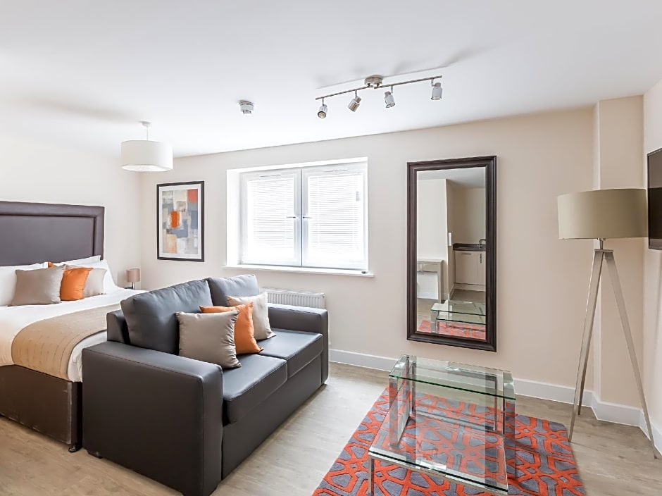 HOF Apartments Central Gate - Newbury