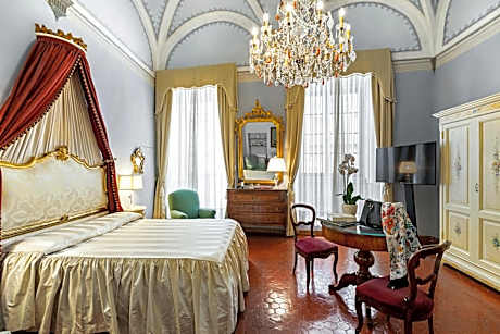 Junior Suite with Bathtub