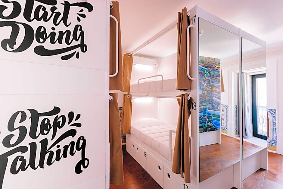 Lisbon South Hostel