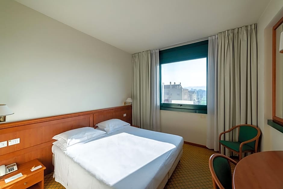 Phi Hotel Emilia