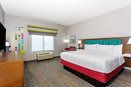 King Room with Microwave and Fridge