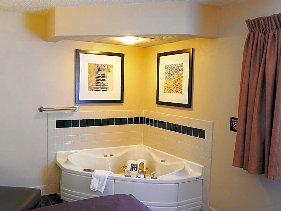 AmericInn by Wyndham Sturgeon Bay