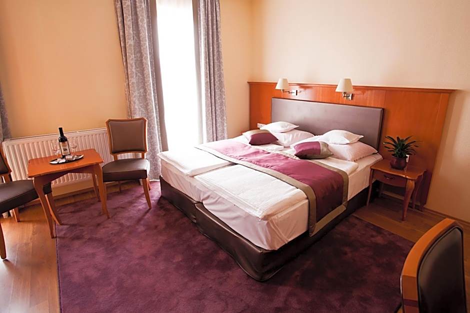 Photo 1 of 5 of Superior 1 Double Bed or 2 Beds