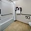 Holiday Inn Express Chicago Northwest-Vernon Hills By IHG