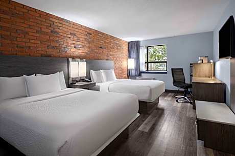 Deluxe Queen Room with Two Queen Beds - Non-Smoking