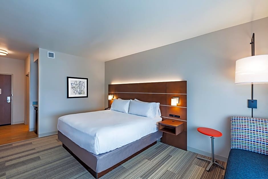 Holiday Inn Express and Suites Chanute, an IHG Hotel
