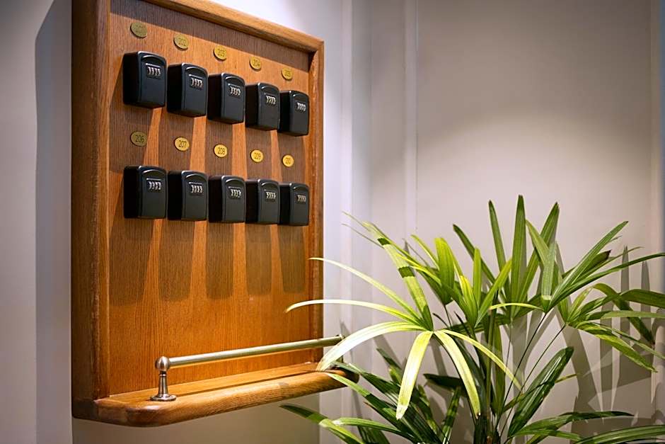 Monochrome - by Loginn Tel-Avivian hotels