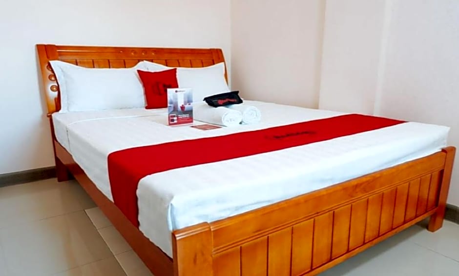 RedDoorz Plus near Camella La Brisa Lapulapu