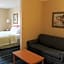 Days Inn & Suites by Wyndham Bridgeport - Clarksburg