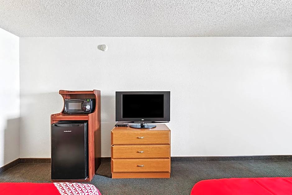 OYO Hotel Junction TX I-10