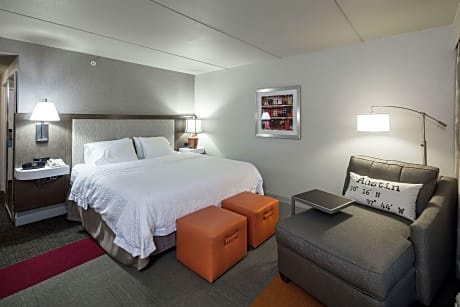 1 King Bed Deluxe Room Nonsmoking