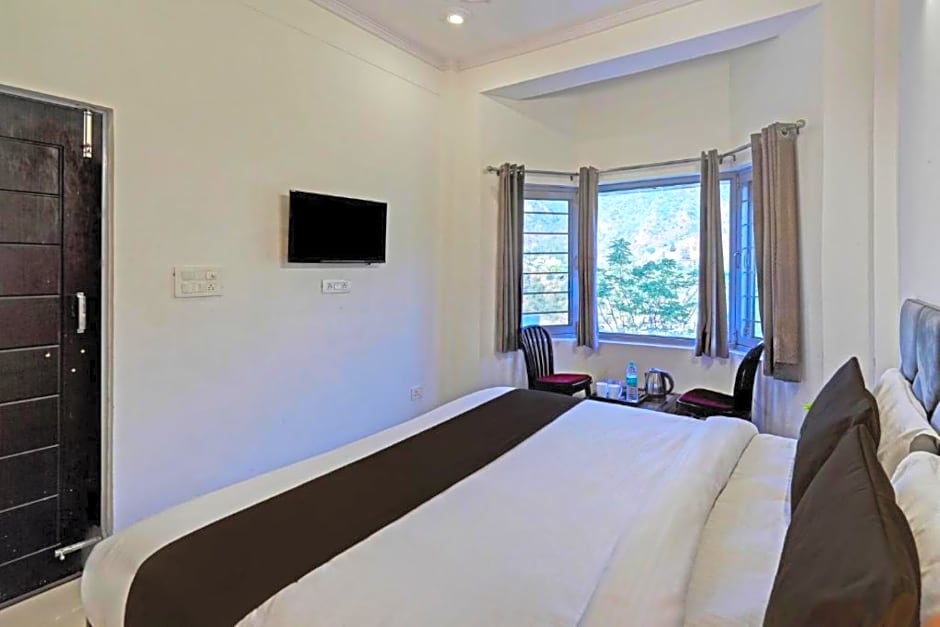 Goroomgo Komfy Stayz Dehradun