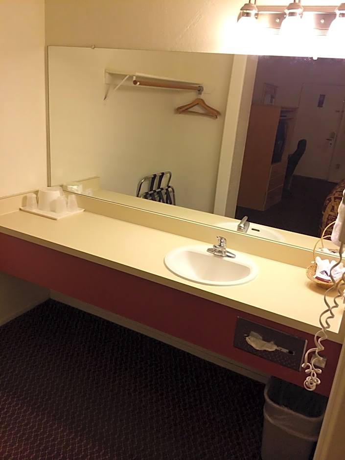 Value Inn & Suites