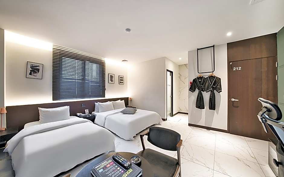 Plum Hotel