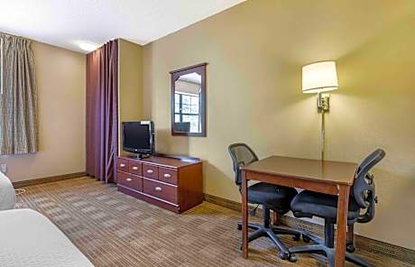Studio with 2 Double Beds - Non-Smoking