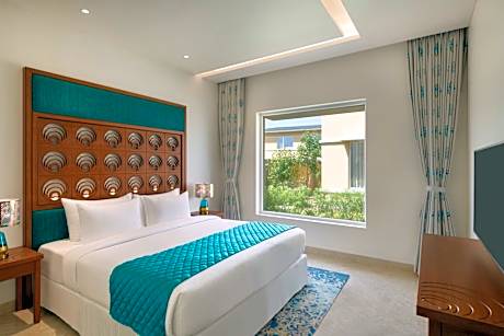 Villa with One King Bed and Garden - Non-Smoking