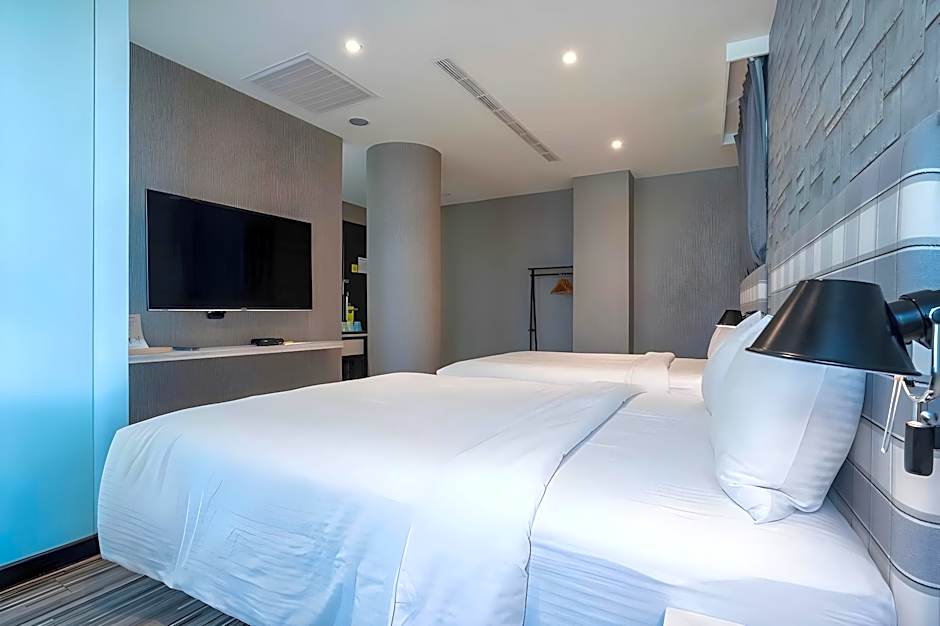 CHECK inn Taichung Ziyou