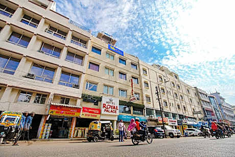 FabHotel Royal Palace II