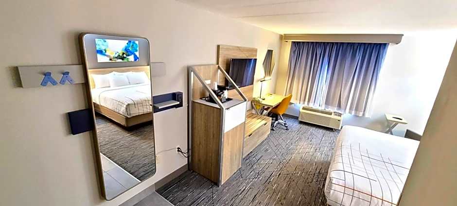 La Quinta Inn & Suites by Wyndham Lexington Park